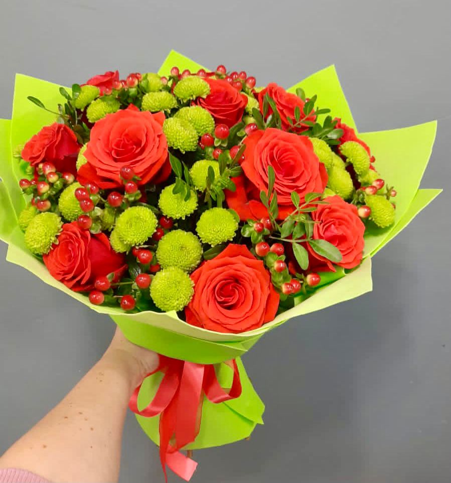 Букет цветов из: Хризантемы и Розы в Долиновке