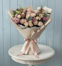 Букет цветов из:  Розы и Лизиантусы в Долиновке