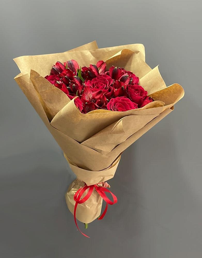 Букет цветов из: Альстромерии и Розы в Долиновке