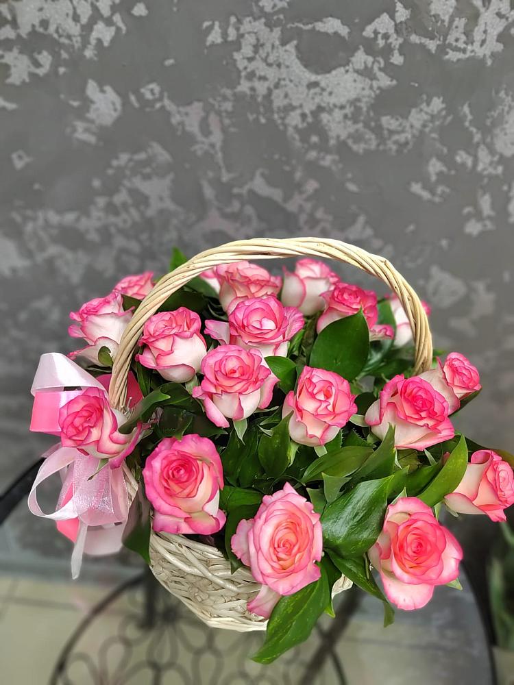 Цветочная композиция из Розы в корзине в Долиновке