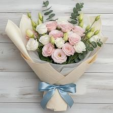 Букет цветов из:  Лизиантусы в Долиновке