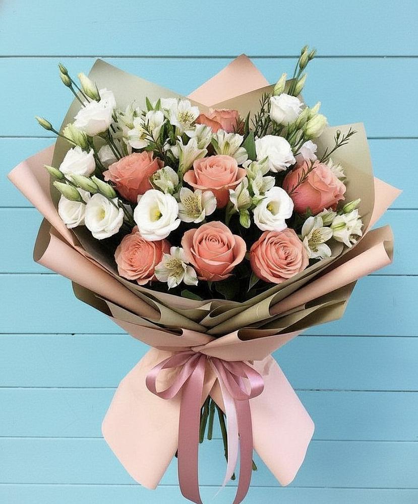 Букет цветов из: Розы, Альстромерии и Лизиантусы в Долиновке