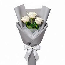 Букет 3 белые розы в Долиновке
