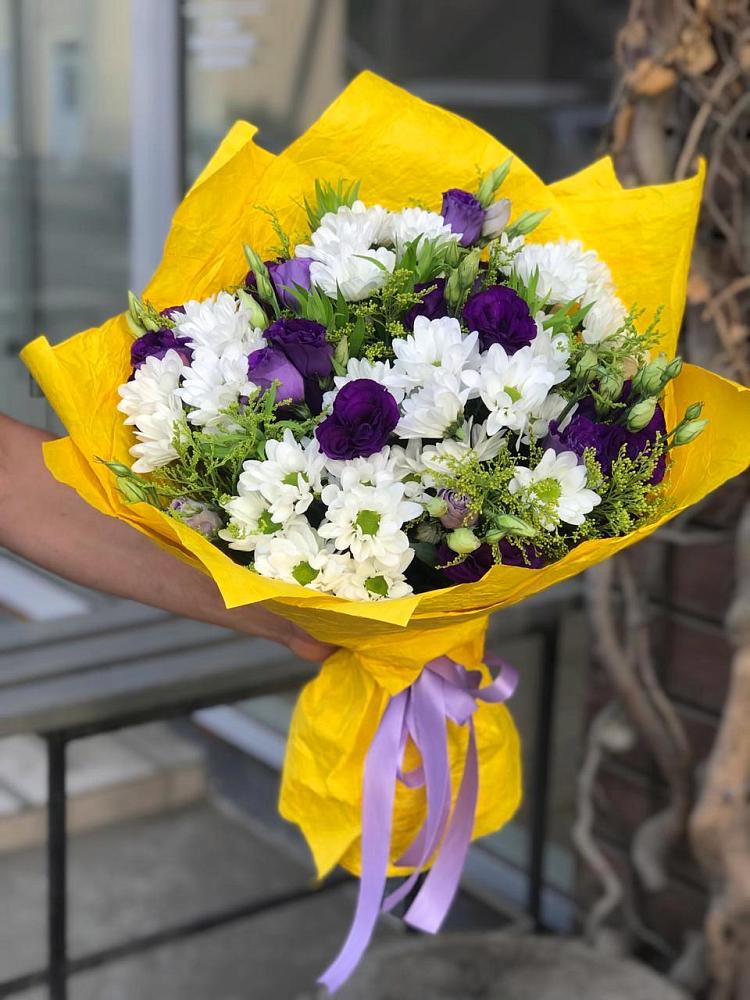 Букет цветов из: Ирисы, Хризантемы и Ромашки в Долиновке