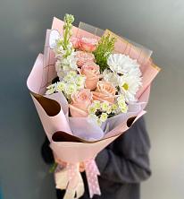 Букет цветов из:  Хризантемы и Розы в Долиновке