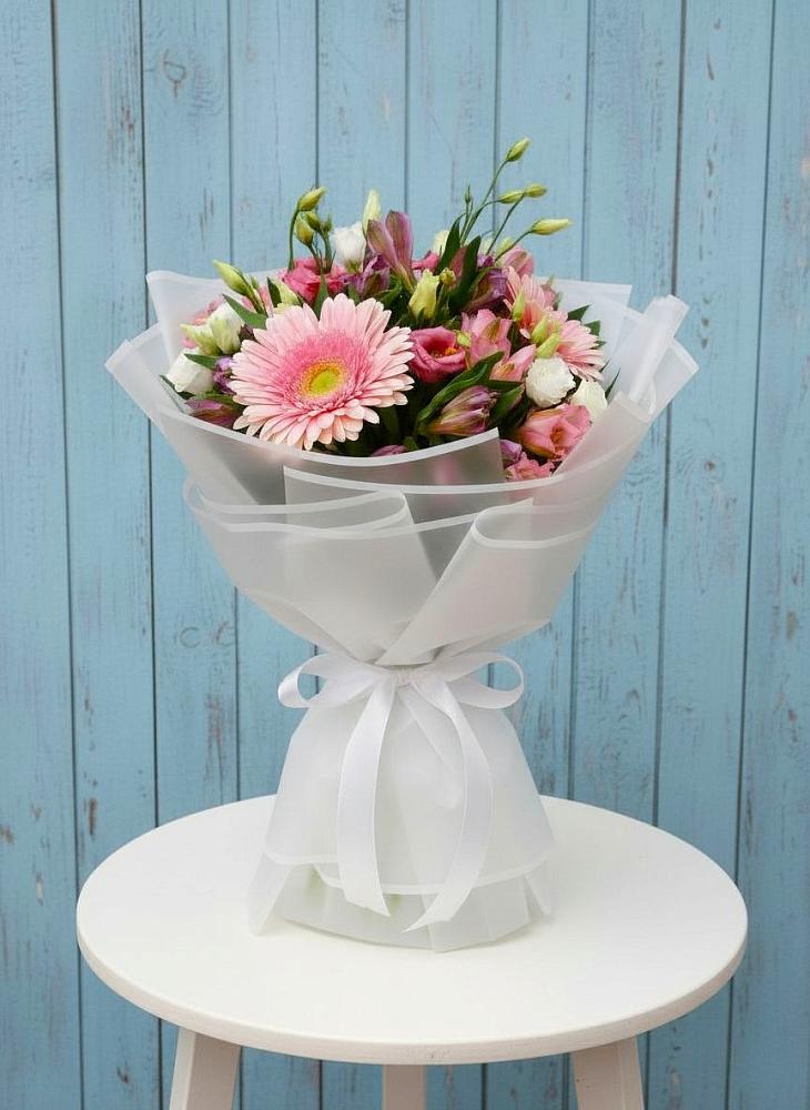 Букет цветов из: Герберы, Альстромерии и Лизиантусы в Долиновке