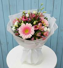 Букет цветов из:  Герберы, Альстромерии и Лизиантусы в Долиновке