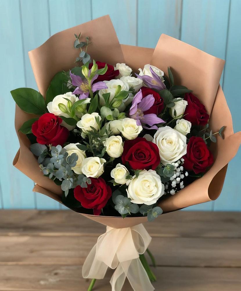 Букет цветов из: Розы и Альстромерии в Долиновке