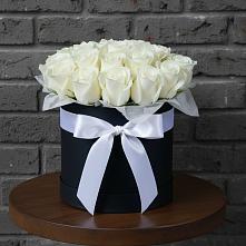 Цветочная композиция из Розы в шляпной коробке в Долиновке